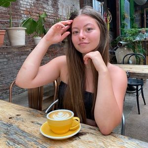 Meet your Posher, Emily